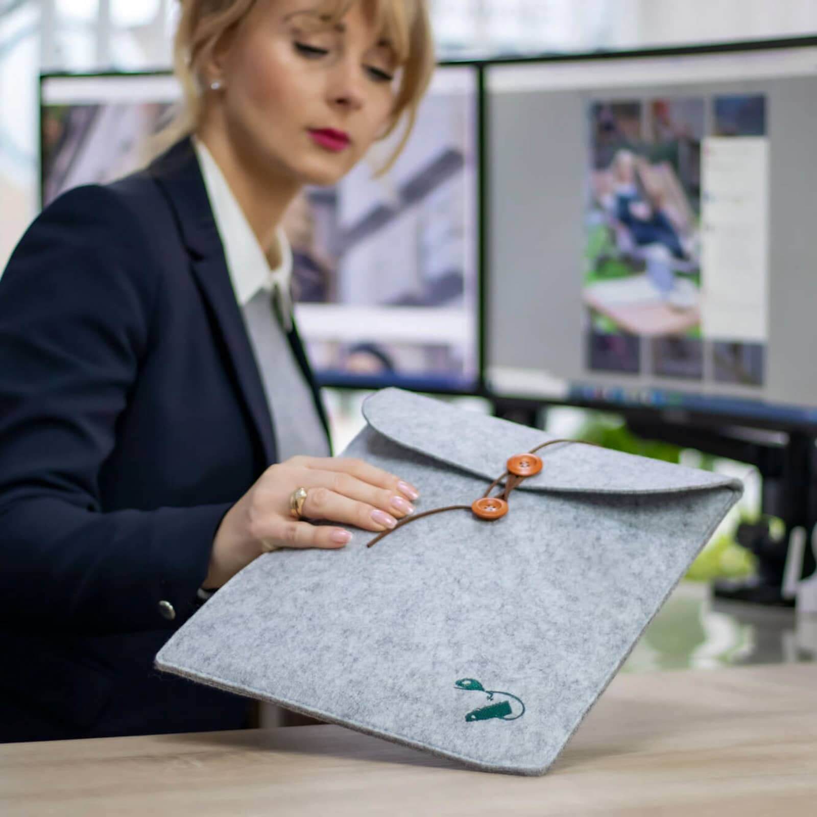 Laptop Travel Grau